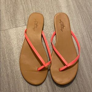 American eagle pink flip flops